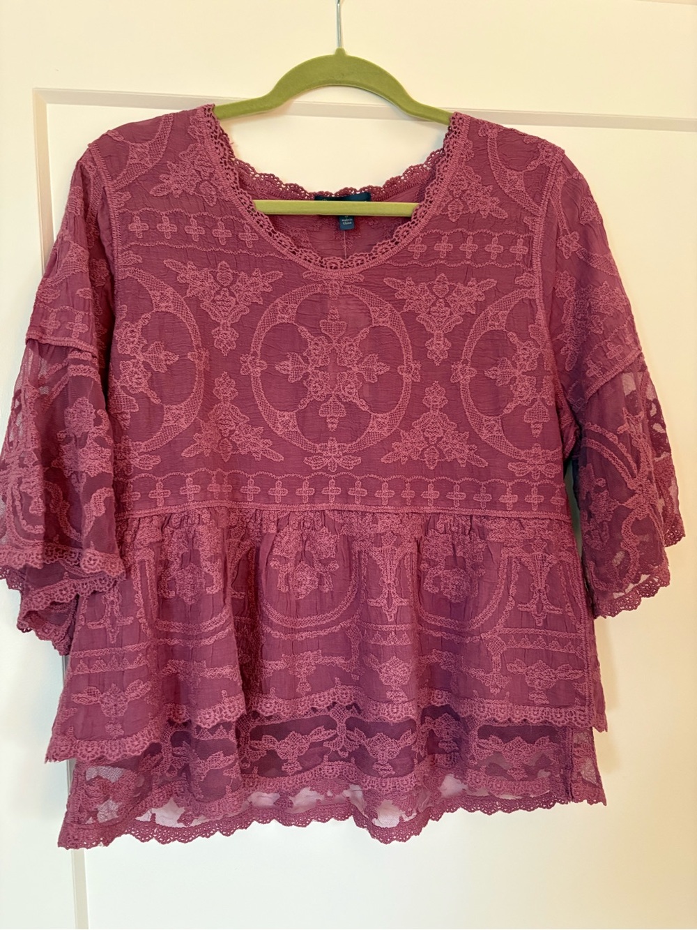 Democracy Women's Lace Peplum Top - Mauve Pink
